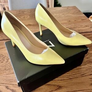 Marc Fisher LTD leather Yellow Sally pumps size 6